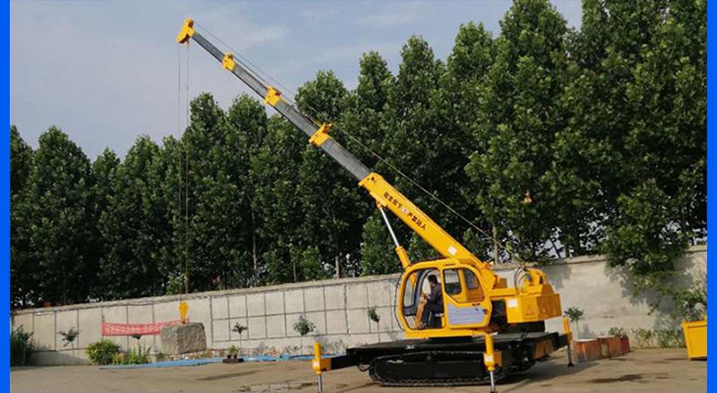 6吨履带吊实景图片